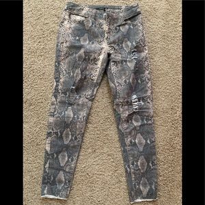 L&B distressed jeans NWOT